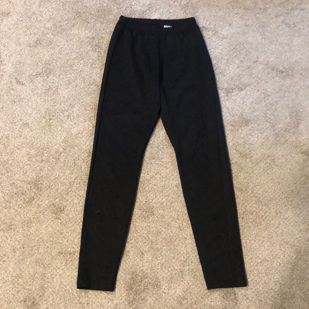 Black tribal design xhilaration leggings